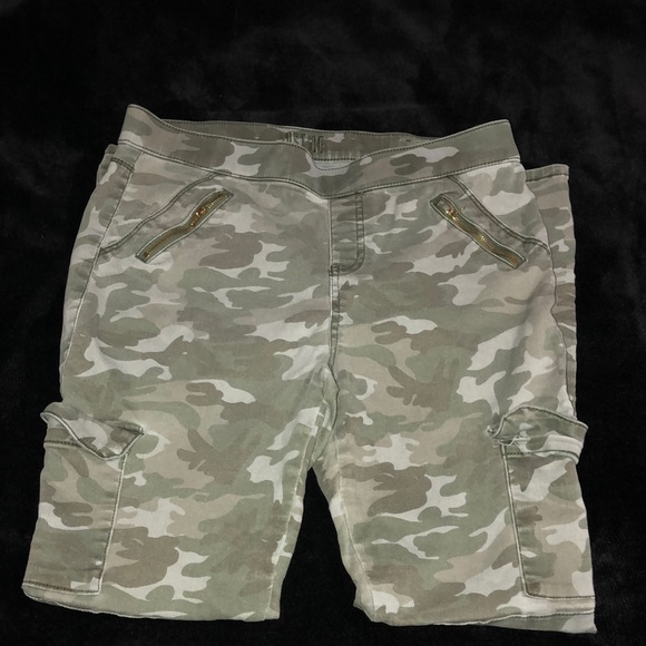 Justice “Camo” Cargo Jeggings - Picture 1 of 6